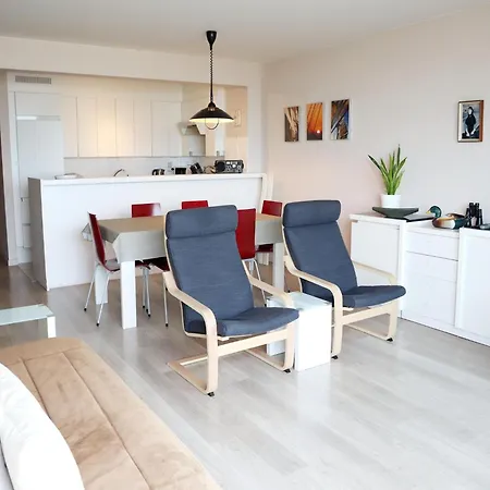 In With Stunning Sea Views, Cleaning Included Lägenhet Nieuwpoort